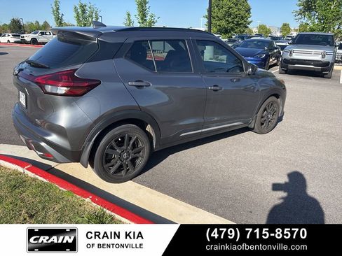 Used 2022 Nissan Kicks SR w/ Premium Package FWD image 4