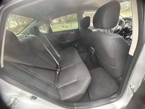 Used 2019 Nissan Sentra S image 9
