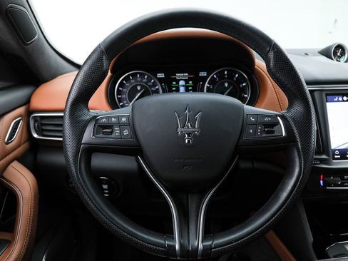 Certified 2022 Maserati Levante GT AWD/4WD image 18