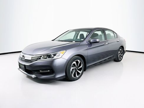 Used 2017 Honda Accord EX image 3