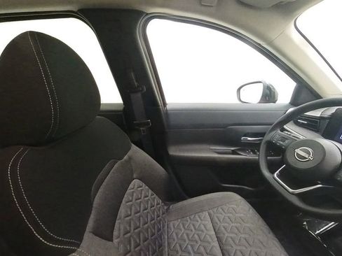 Used 2025 Nissan Kicks SV AWD/4WD image 24