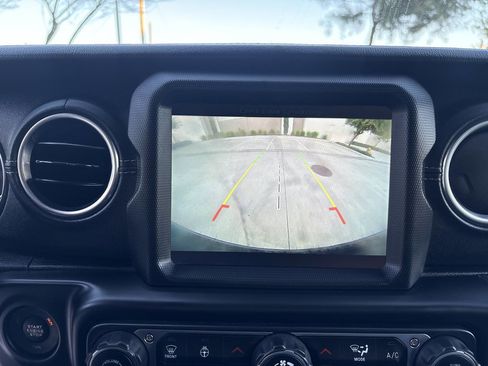 Used 2019 Jeep Wrangler Unlimited Sahara w/ Quick Order Package 24M Moab image 26