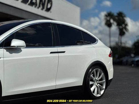 Used 2017 Tesla Model X 75D AWD/4WD image 3