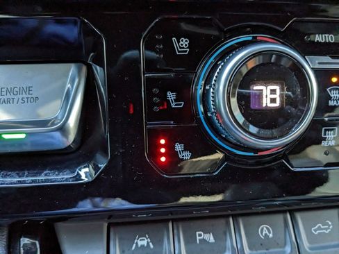 Used 2025 GMC Sierra 1500 AT4 image 69