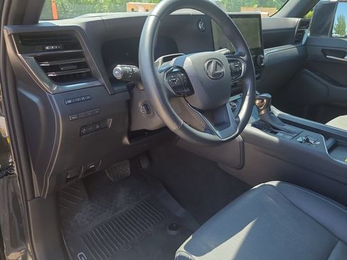 Used 2024 Lexus GX 550 AWD/4WD image 18