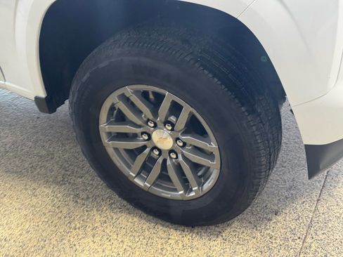 Used 2024 Chevrolet Colorado LT w/ LT Convenience Package II image 4