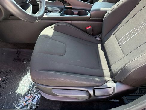 Used 2025 Hyundai Elantra SEL FWD image 36