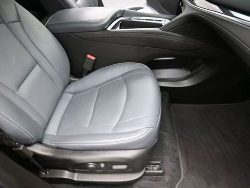 Certified 2023 Buick Enclave Essence w/ Experience Buick Package FWD image 28