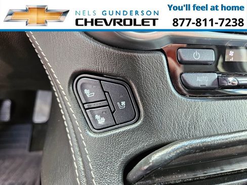 Used 2018 Chevrolet Suburban Premier image 32