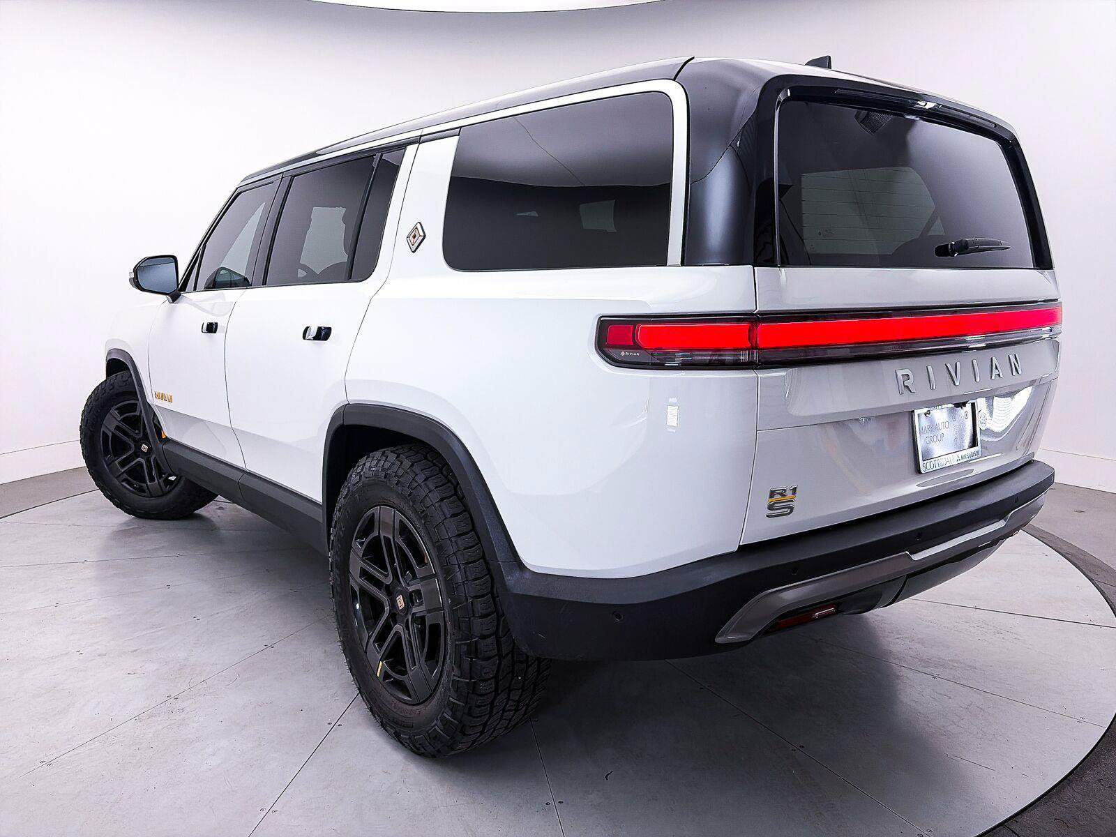 Used 2022 Rivian R1S Launch Edition Quad AWD/4WD image 2