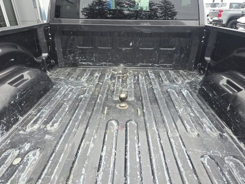 Used 2022 RAM 2500 Tradesman w/ Chrome Appearance Group image 10