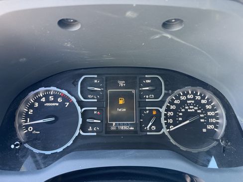 Used 2018 Toyota Tundra SR5 w/ SR5 Upgrade Package RWD image 16