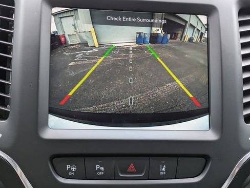 Certified 2023 Jeep Cherokee Altitude Lux AWD/4WD image 24