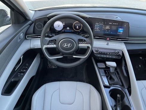 New 2026 Hyundai Elantra Limited image 21