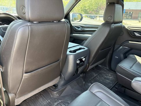 Used 2022 GMC Yukon XL Denali image 31