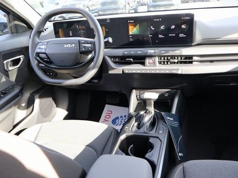 New 2025 Kia K4 LXS image 14