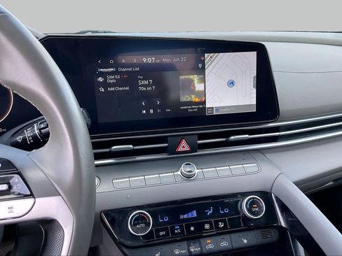 Used 2025 Hyundai Elantra SEL FWD image 6
