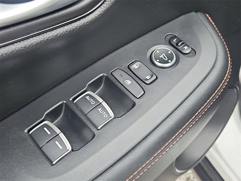 Certified 2024 Honda HR-V Sport image 23