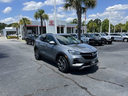 Used 2023 Buick Encore GX Select FWD image 2