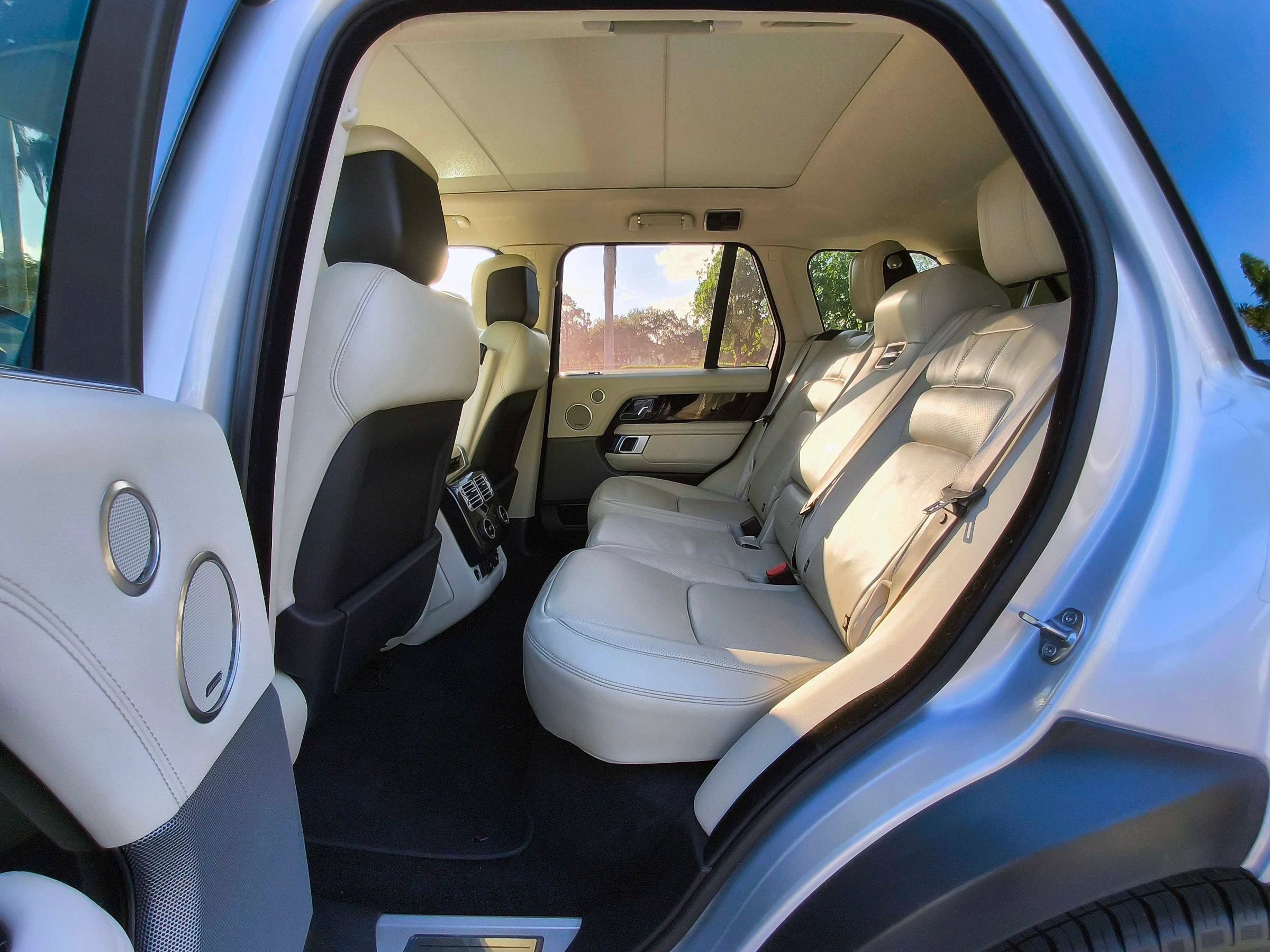 Used 2019 Land Rover Range Rover Supercharged AWD/4WD image 33