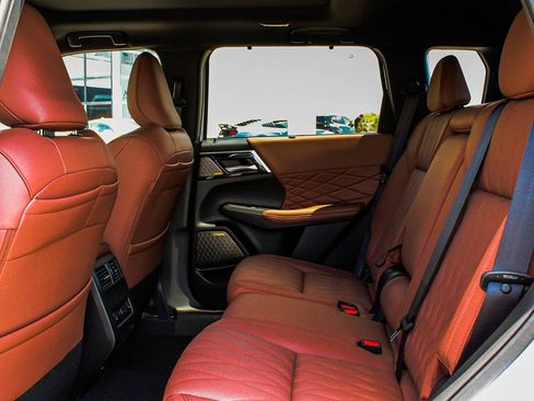 New 2025 Mitsubishi Outlander SEL AWD/4WD image 32
