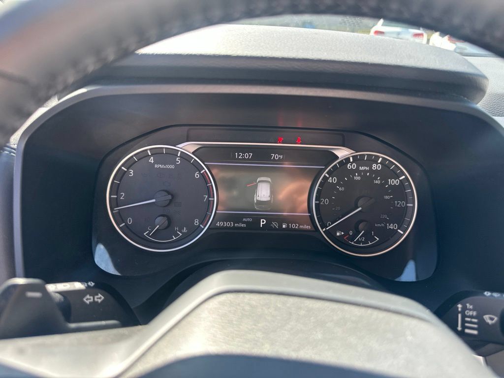 Used 2025 Nissan Rogue SV AWD/4WD image 2