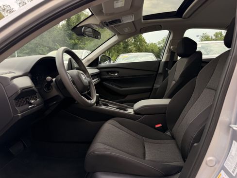Used 2024 Honda Accord EX image 12