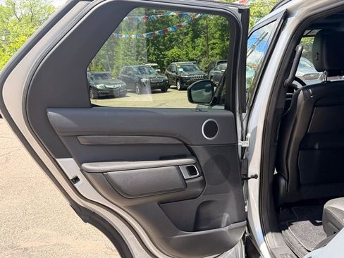 Used 2019 Land Rover Discovery HSE AWD/4WD image 25