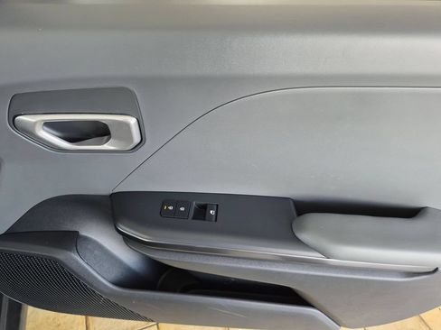 Used 2025 Kia K4 FWD image 32