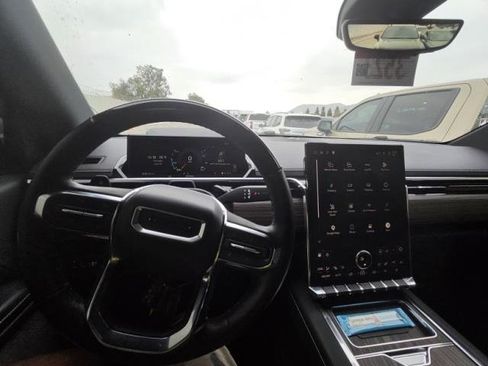 Used 2025 GMC Sierra EV Denali AWD/4WD image 5