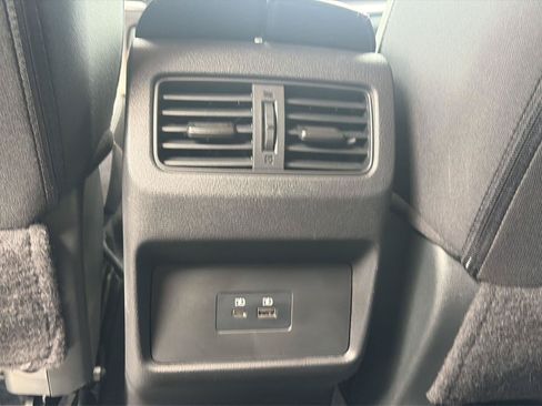 Used 2023 Nissan Rogue SV AWD/4WD image 26