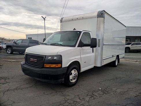 Used 2018 GMC Savana 3500 Extended w/ Driver Convenience Package image 1