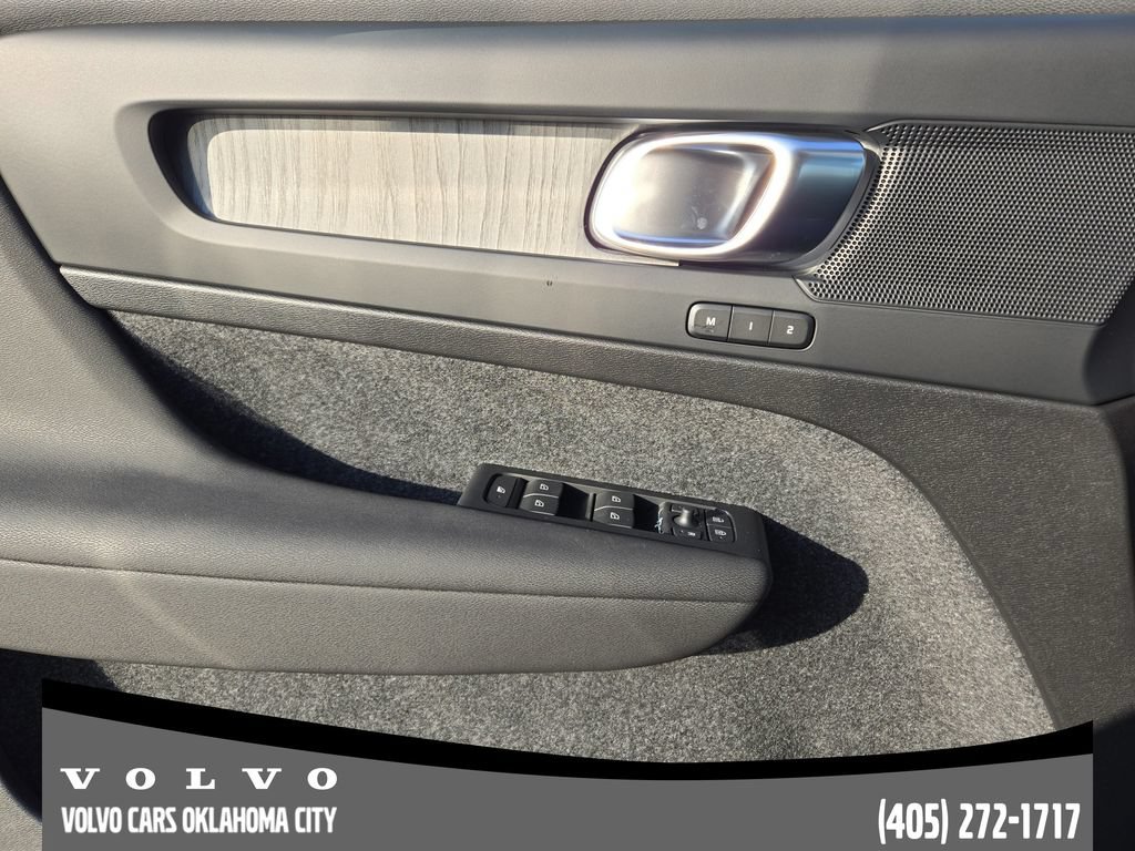 Used 2026 Volvo XC40 B4 Core w/ Protection Package Premier FWD image 22