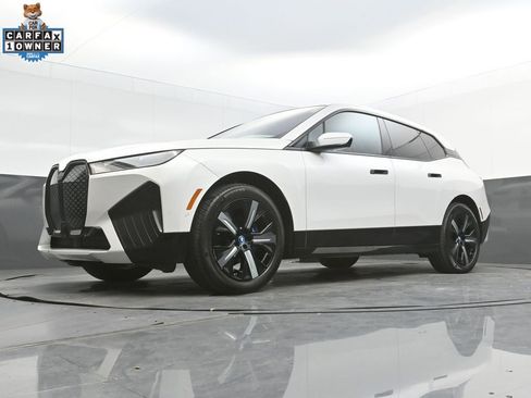 Certified 2024 BMW iX xDrive50 w/ Premium Package AWD/4WD image 41