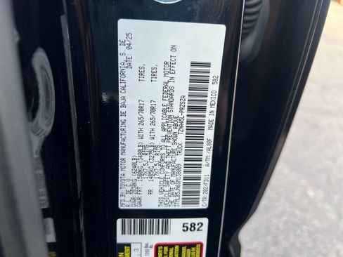 Used 2025 Toyota Tacoma TRD Off-Road image 27