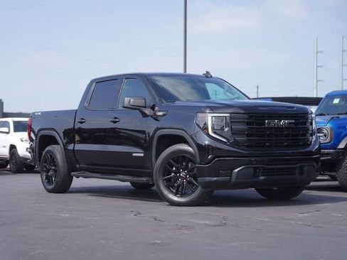 Used 2025 GMC Sierra 1500 Elevation w/ LPO, Elevation Black Package AWD/4WD image 2