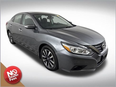 Used 2016 Nissan Altima 2.5 SV w/ Convenience Package image 1