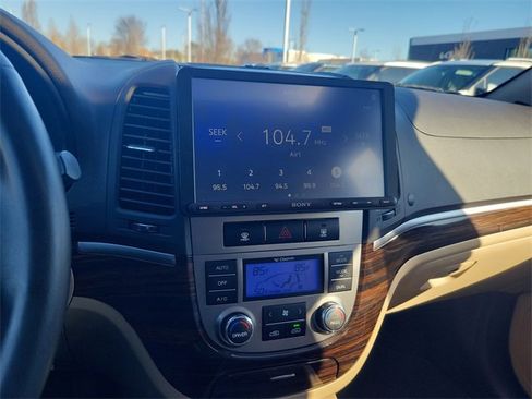 Used 2011 Hyundai Santa Fe Limited w/ Navigation Pkg 4 image 18