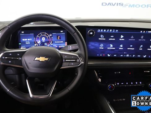 Used 2025 Chevrolet Suburban LT AWD/4WD image 23