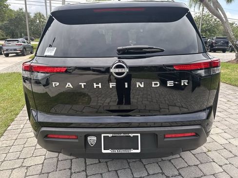 Used 2025 Nissan Pathfinder SV FWD image 12
