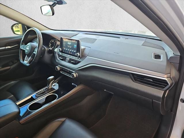 Used 2024 Nissan Altima 2.5 SR FWD image 19