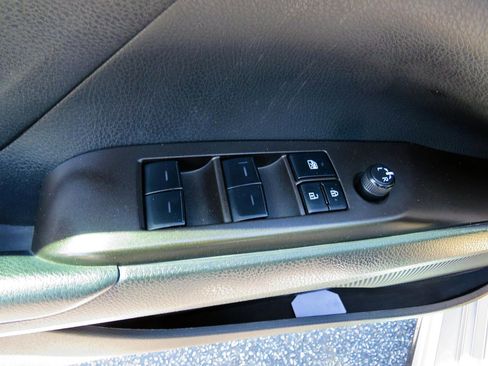 Used 2023 Toyota Camry SE image 24