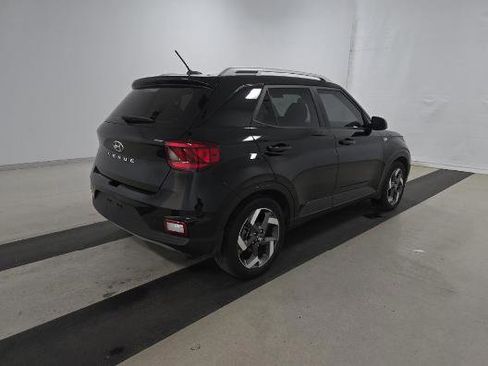 Used 2023 Hyundai Venue SEL FWD image 6