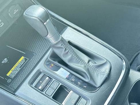 Used 2024 Honda CR-V EX-L image 29