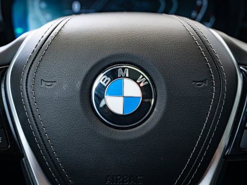 Used 2021 BMW 540i xDrive w/ Premium Package image 25