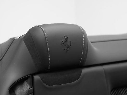 Certified 2025 Ferrari Roma Spider RWD image 22
