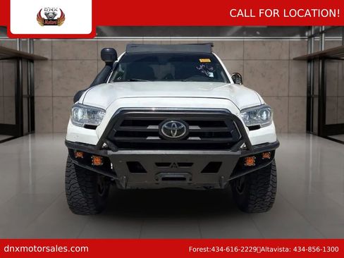 Used 2022 Toyota Tacoma SR5 AWD/4WD image 5