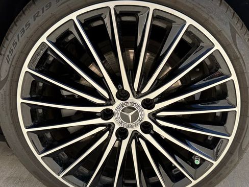 Used 2025 Mercedes-Benz C 300 Sedan image 10