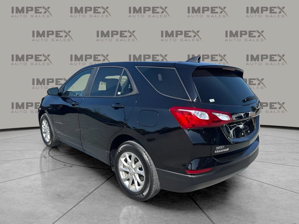Used 2021 Chevrolet Equinox LS w/ LS Convenience Package FWD image 3