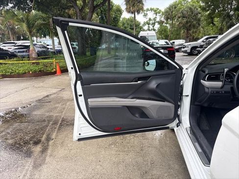 Used 2022 Toyota Camry LE FWD image 21